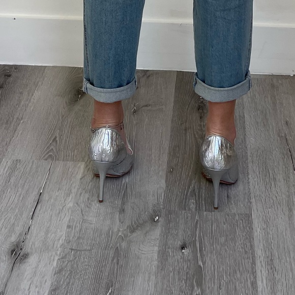 Brian Atwood Silver Croco Beauty Heels - Picture 6 of 11